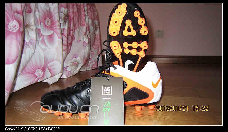 新到手的CTR360 2代 黑橙 和全家福!帮忙鉴定皮子问题