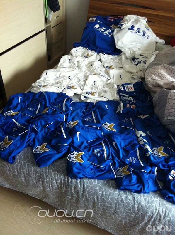 大连阿尔滨 如果爱 请深爱 大连足球永远都会是顶尖的