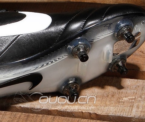 谁能告诉我下 这双鞋是啥型号的啊