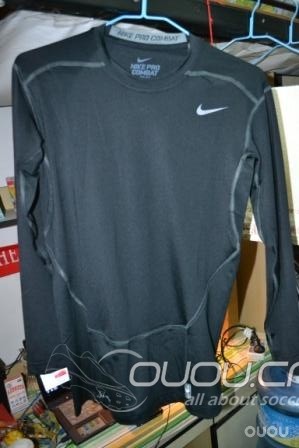 耐克基础款紧身PRO,发现刘建芬转业了~
