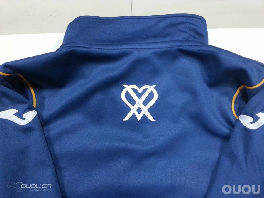 自己球队的训练外套 最后的点缀亮不亮 哈哈!