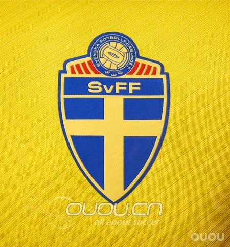 看到英格兰发布了新球衣,发个瑞典明年新球衣