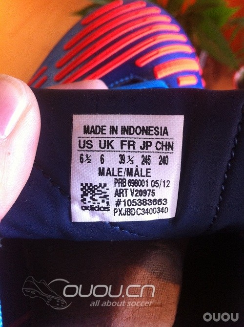 终于在今天这么个风和日丽的日子里,入手我一直梦寐以求的顶级猎鹰12!!!得瑟一哈!!