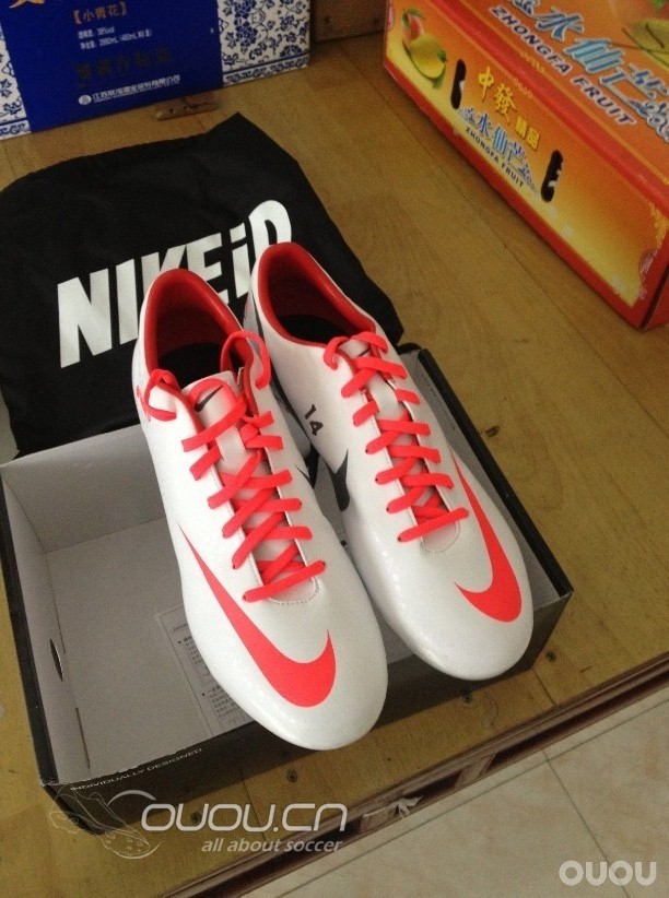 《还记得前段时间的那双ID MV8的效果图么?》   对,她来了。。——-ID MV8 静态赏析