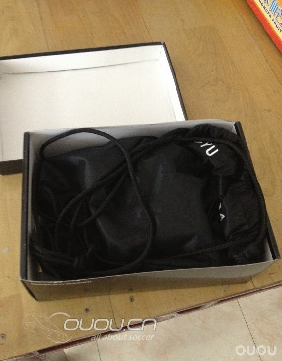 《还记得前段时间的那双ID MV8的效果图么?》   对,她来了。。——-ID MV8 静态赏析