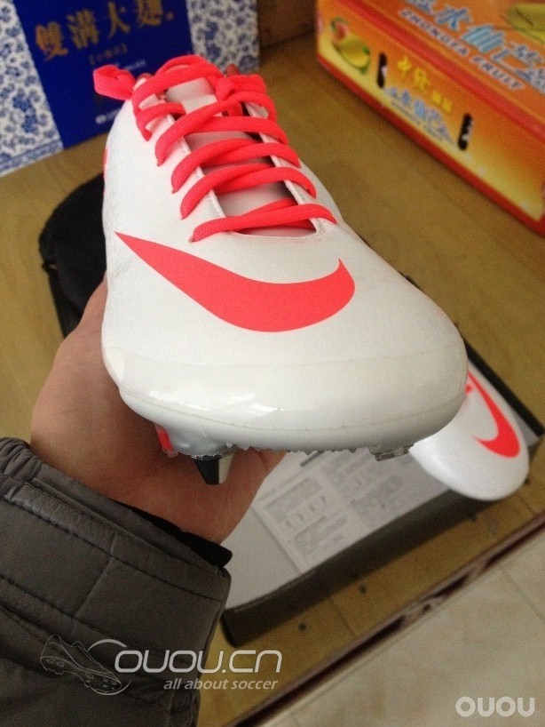 《还记得前段时间的那双ID MV8的效果图么?》   对,她来了。。——-ID MV8 静态赏析