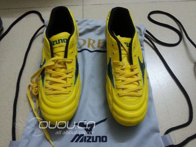 新年,发下中毒后留下的鞋子