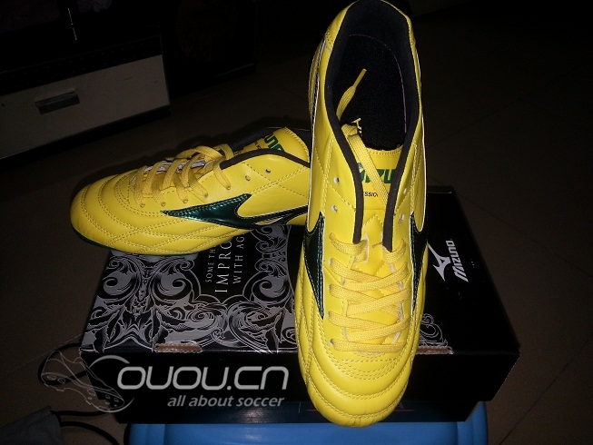 新年,发下中毒后留下的鞋子