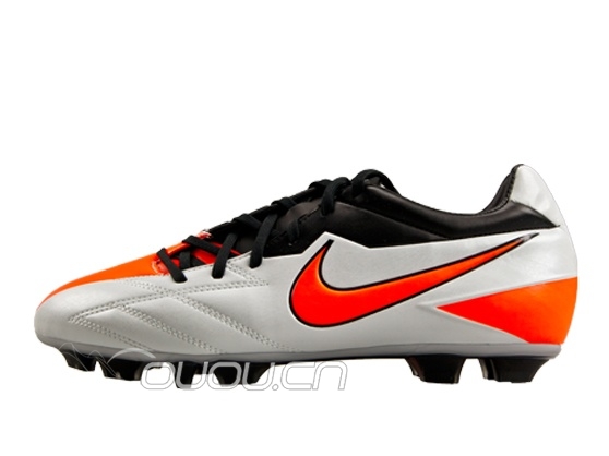 OUOUER们求助!MERCURIAL VELOCE IX FG 鞋钉问题