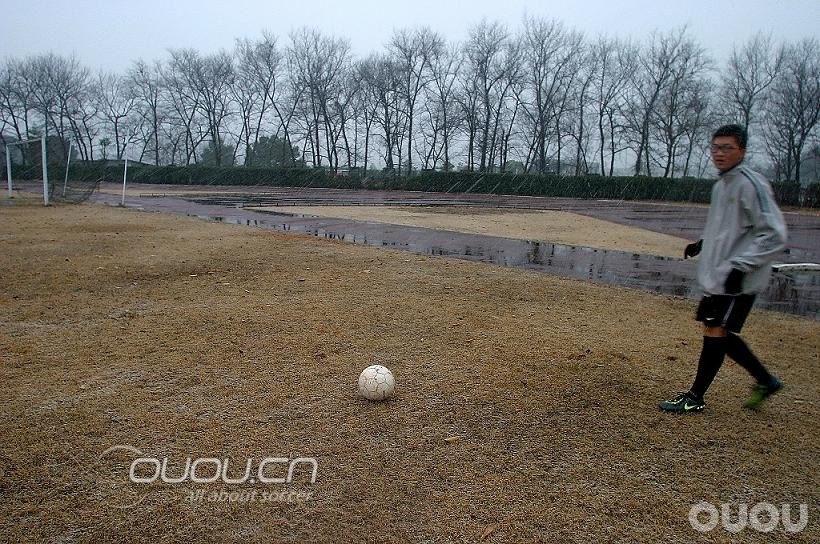 OUOUER们求助!MERCURIAL VELOCE IX FG 鞋钉问题