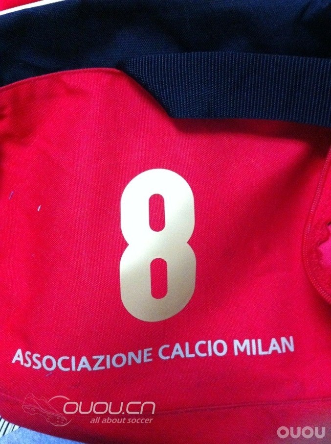 今天的作品,绣一下我的球鞋ID!~