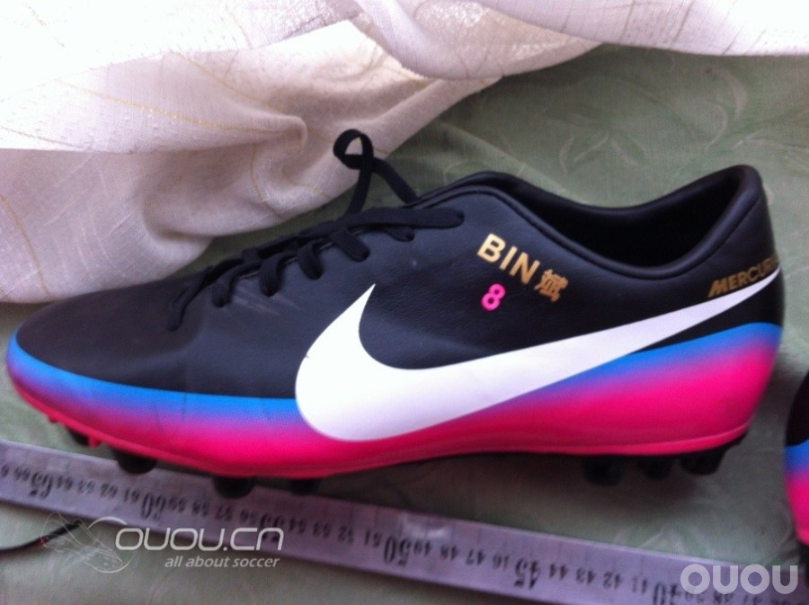 今天的作品,绣一下我的球鞋ID!~