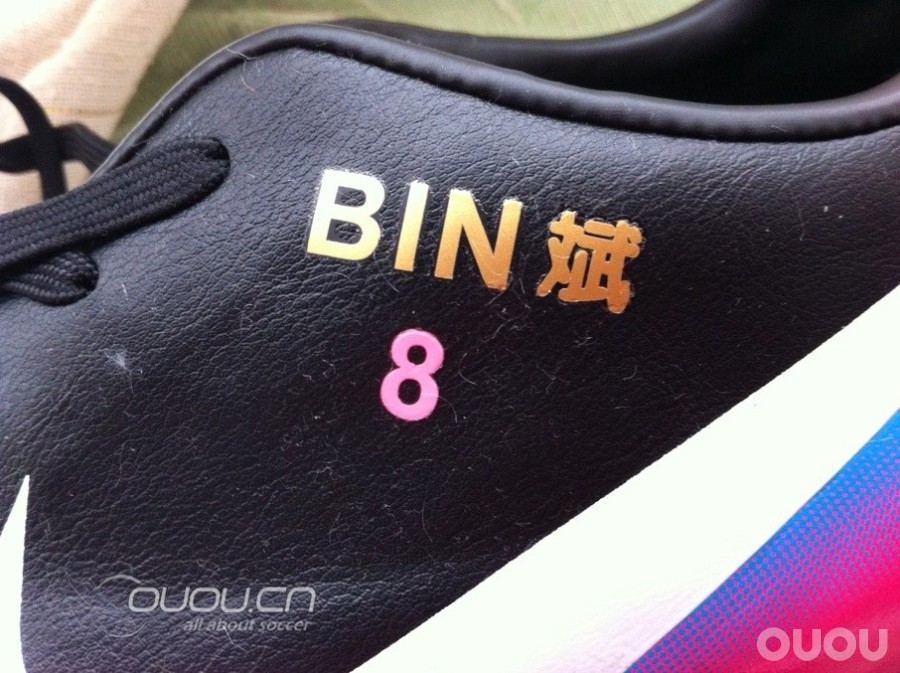 今天的作品,绣一下我的球鞋ID!~