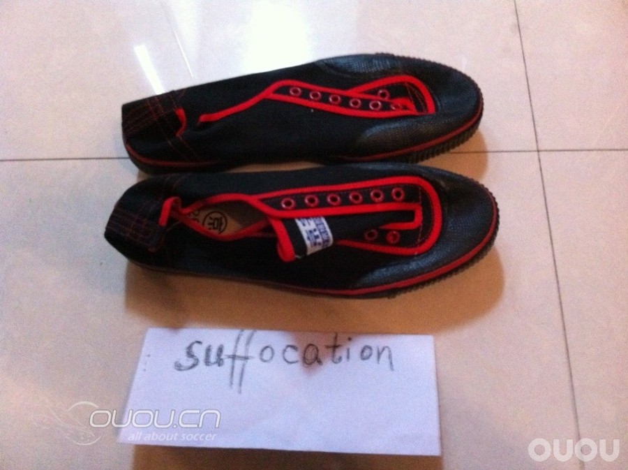 老房子翻出的球鞋~会有多少人以前穿过~