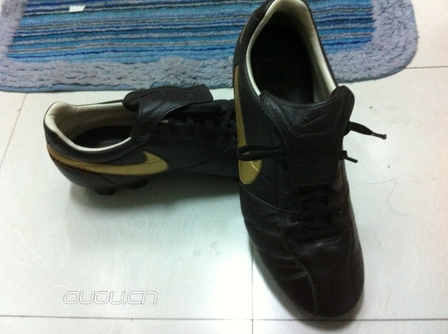 今天回老房子翻出我的第一双HG 10R!