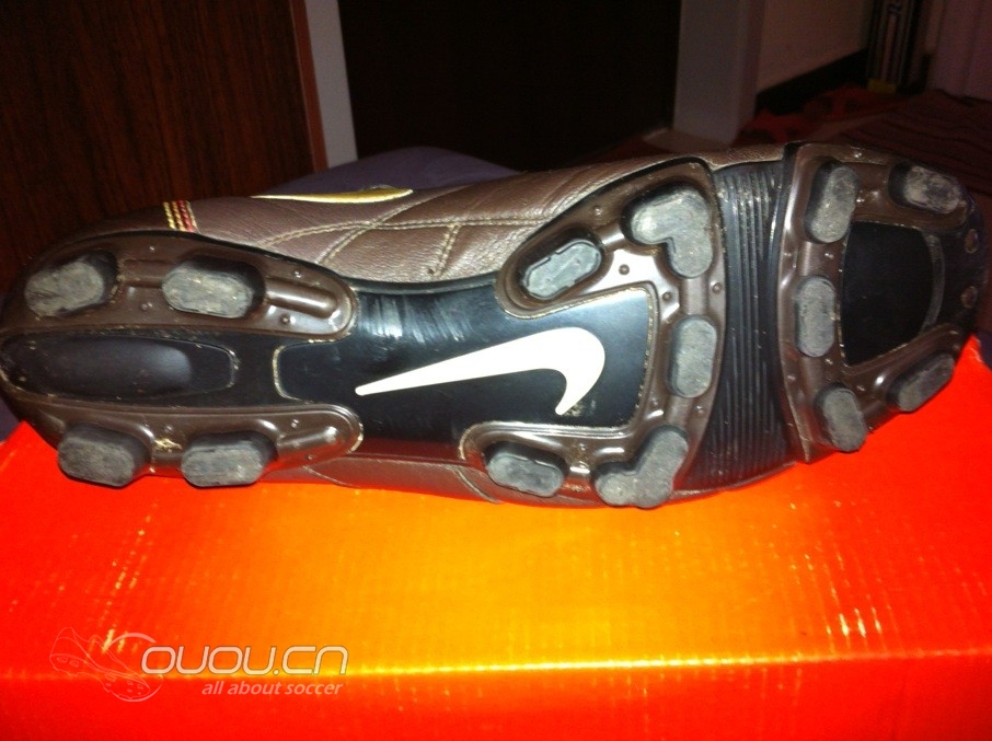 今天回老房子翻出我的第一双HG 10R!