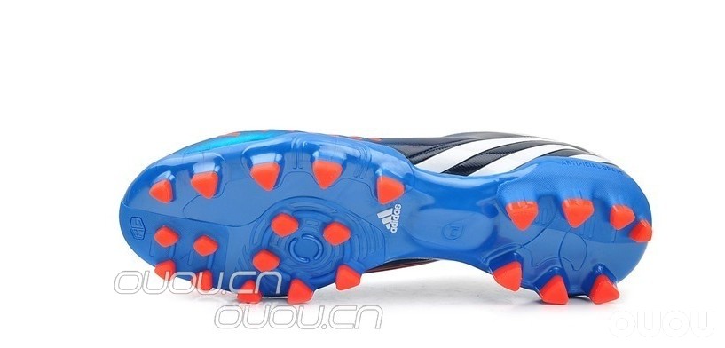 阿迪的ag鞋钉 变相或转身有时候感觉卡草 不知各位有同感不