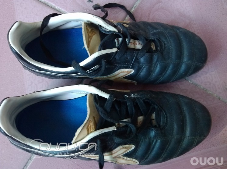 那些年,陪我征战绿茵场的战靴