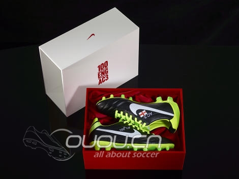 NIKE 阿什利科尔第100场国家队比赛定制PERSONALISED TIEMPO