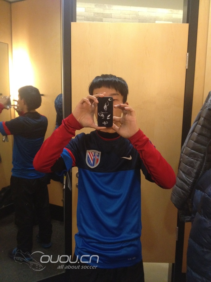 今天新买的新赛季申花球衣和训练服