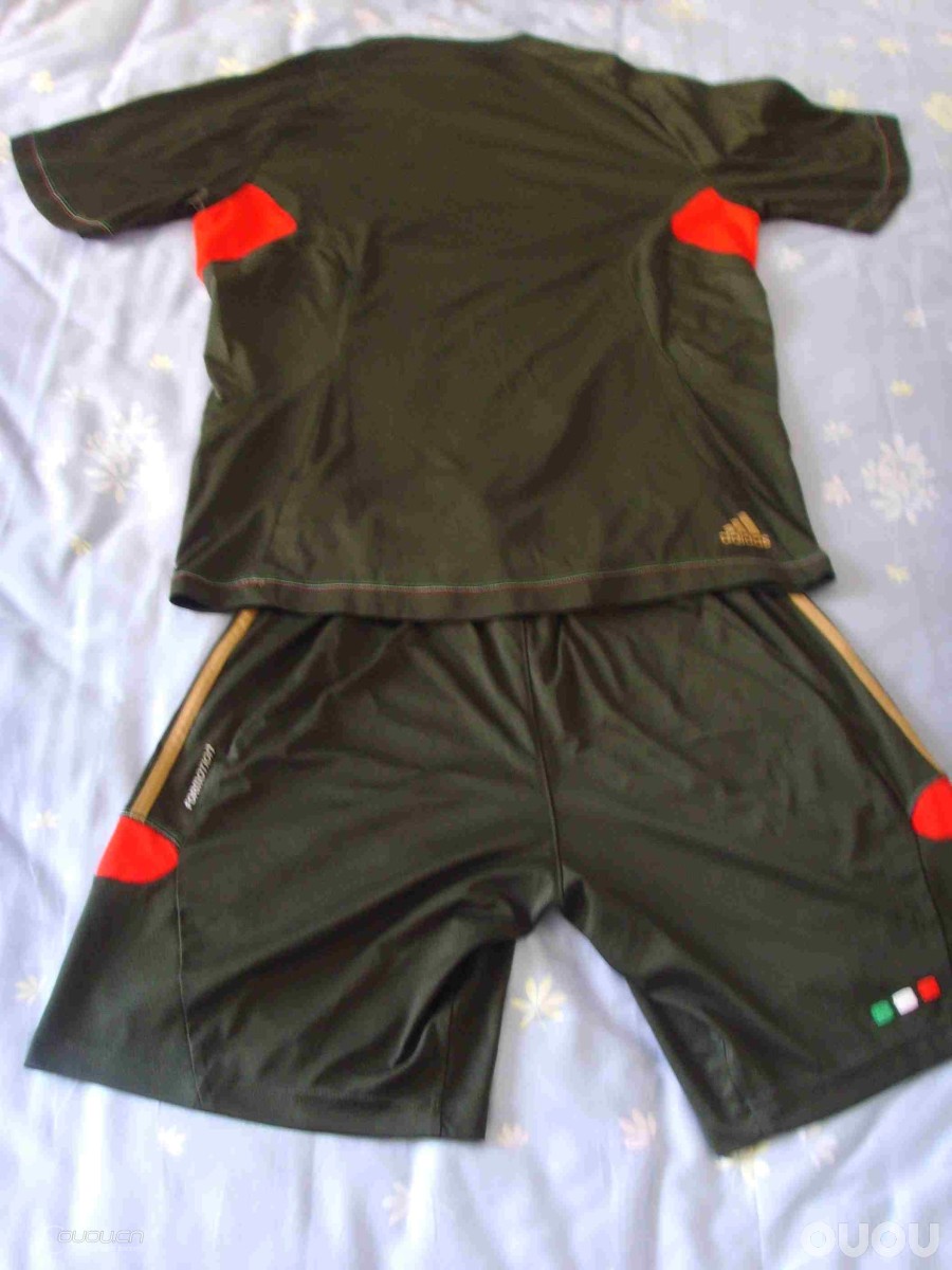 米兰11-12赛季欧冠训练套装