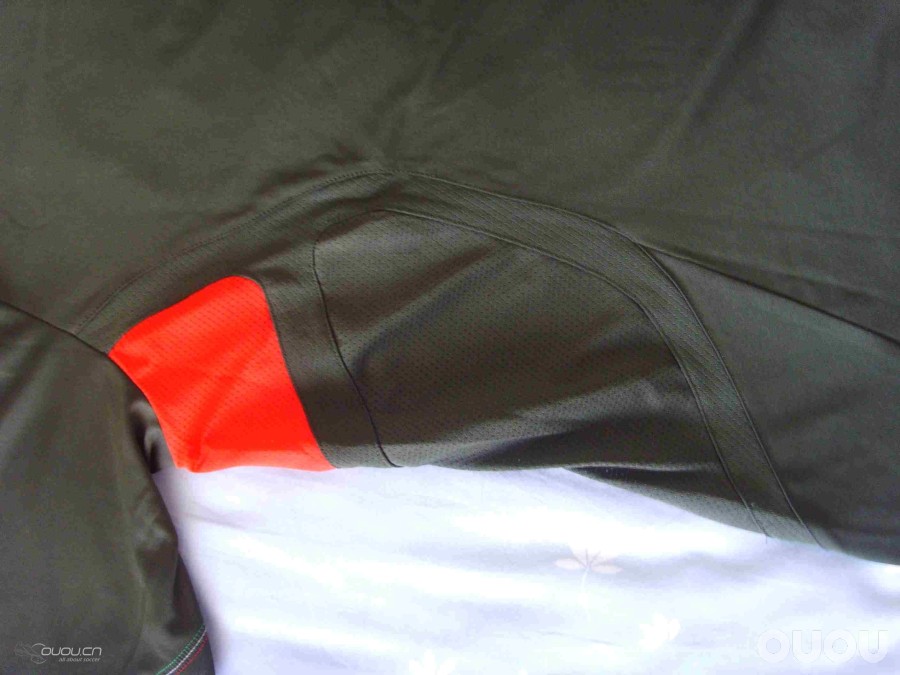 米兰11-12赛季欧冠训练套装