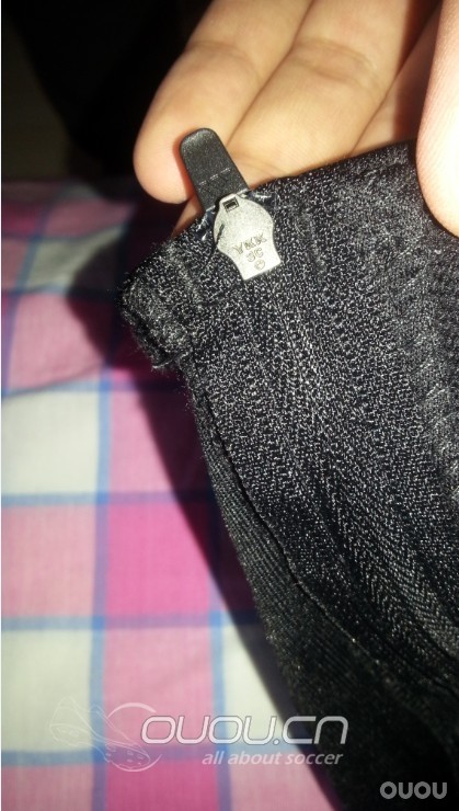 12-13赛季AC米兰球员版收腿裤训练套头衫 简易评测