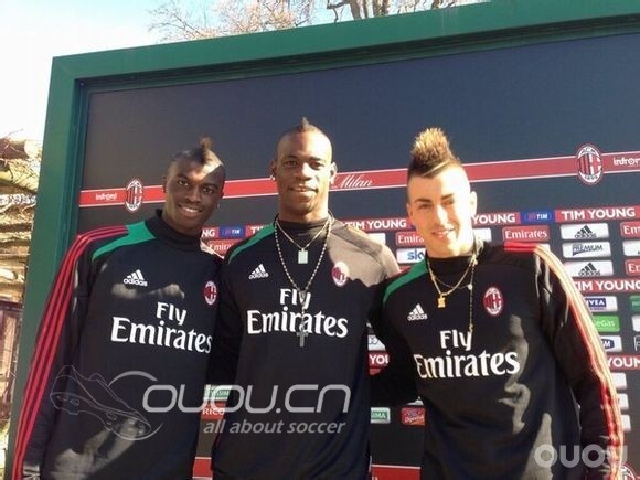 12-13赛季AC米兰球员版收腿裤训练套头衫 简易评测