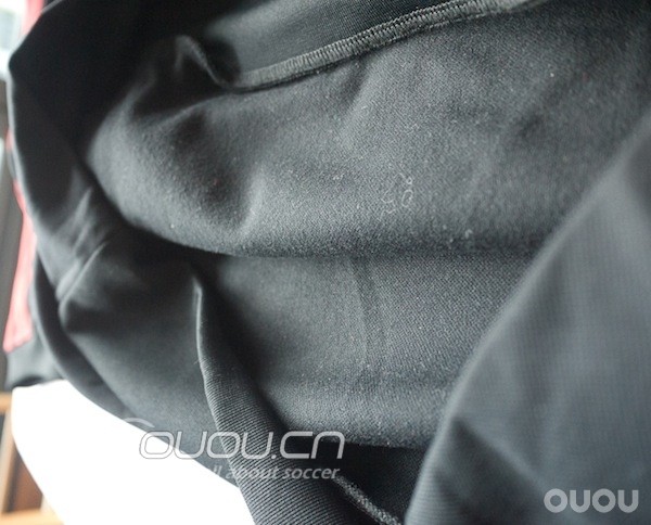 Puma 08欧锦赛意大利训练收腿套装和Adidas AC米兰12-13训练收腿套装。还有米兰夏季训练、里昂Techfit