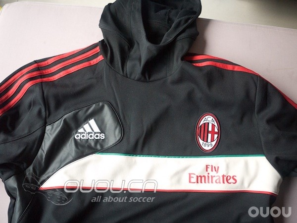 Puma 08欧锦赛意大利训练收腿套装和Adidas AC米兰12-13训练收腿套装。还有米兰夏季训练、里昂Techfit