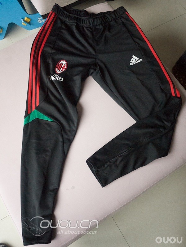 Puma 08欧锦赛意大利训练收腿套装和Adidas AC米兰12-13训练收腿套装。还有米兰夏季训练、里昂Techfit