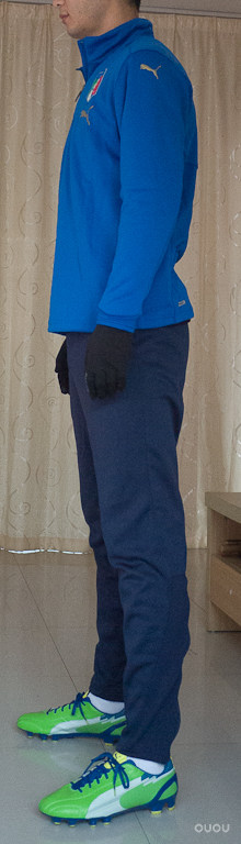 Puma 08欧锦赛意大利训练收腿套装和Adidas AC米兰12-13训练收腿套装。还有米兰夏季训练、里昂Techfit