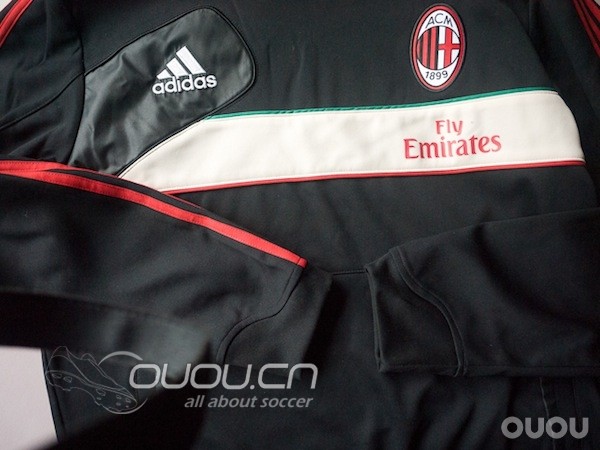 Puma 08欧锦赛意大利训练收腿套装和Adidas AC米兰12-13训练收腿套装。还有米兰夏季训练、里昂Techfit