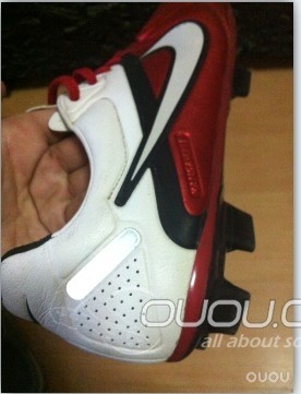 帮忙鉴定一下这双碳底CTR,.