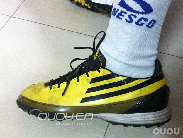 近期很火的猎鹰12Predator Absolion LZ次顶级TF