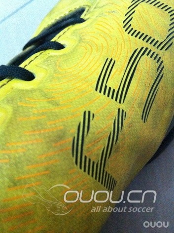 近期很火的猎鹰12Predator Absolion LZ次顶级TF