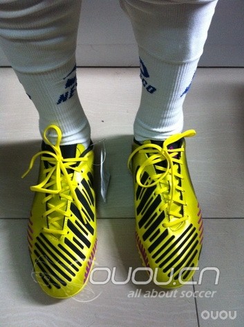 近期很火的猎鹰12Predator Absolion LZ次顶级TF