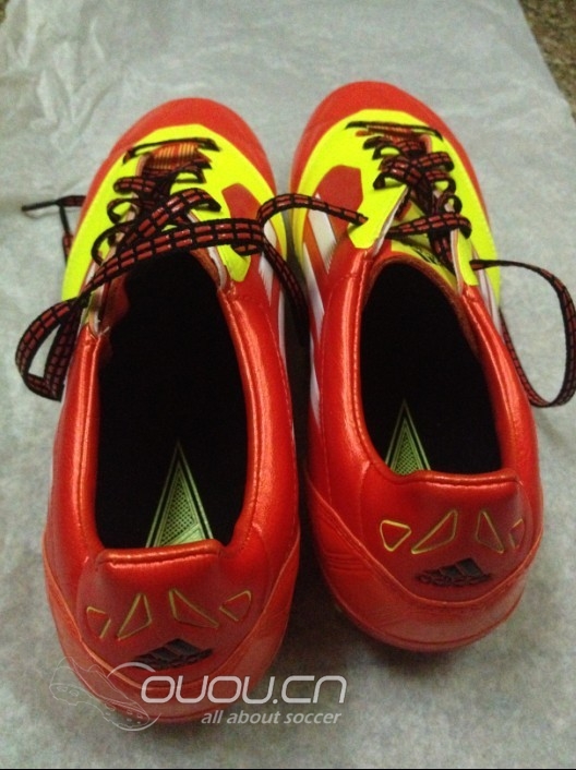 入了第一双adidas的鞋,F50!