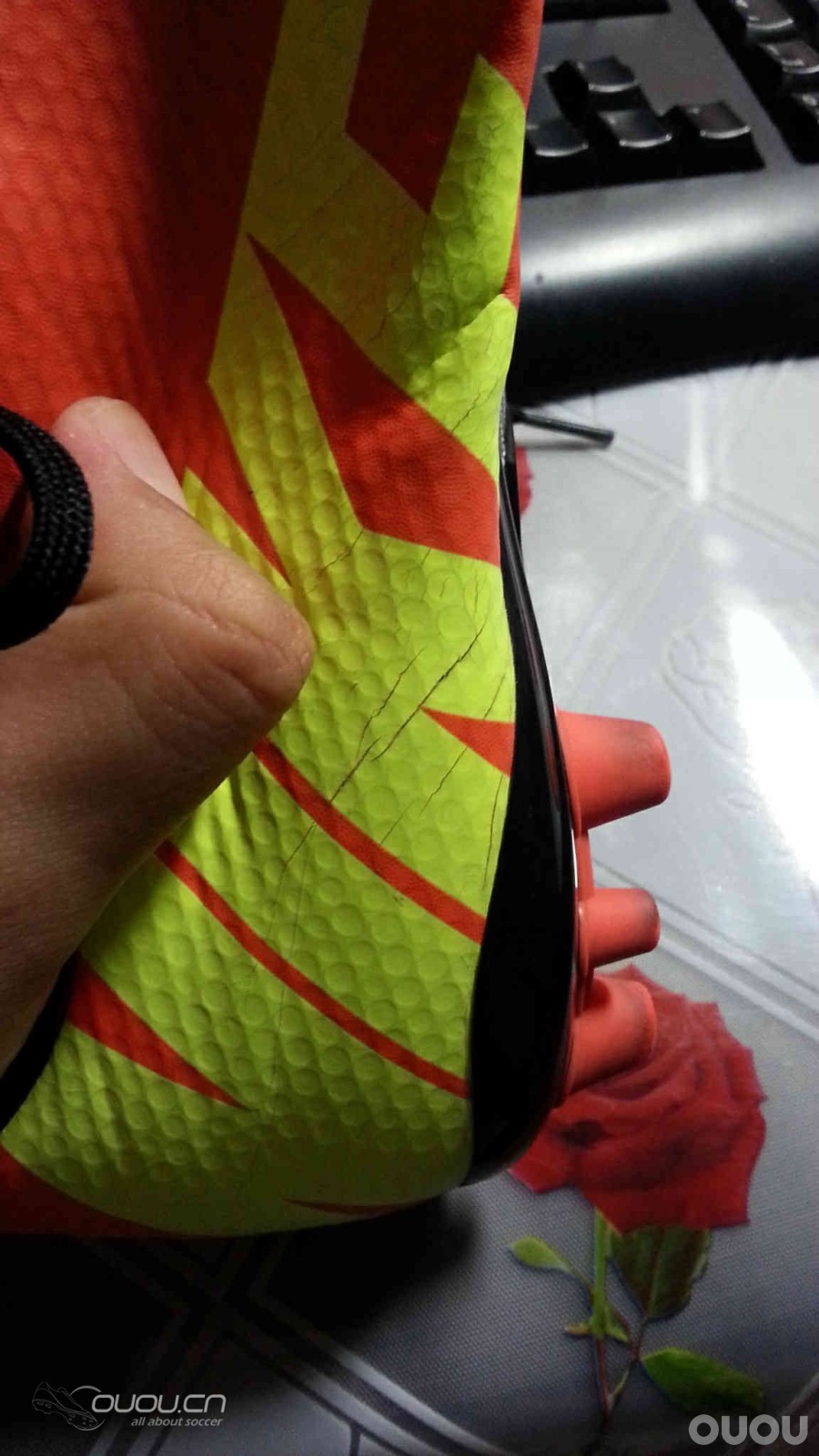 刺客9顶级AG评测二。。。。。。忘NIKE公司能重视下商标开裂问题