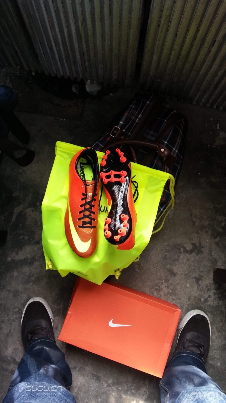 刺客9顶级AG日落黄上手评测 有其他想问回复。。。。。。。。。。