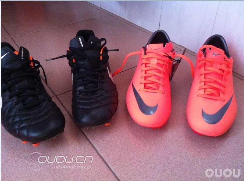 新人,战靴两双。