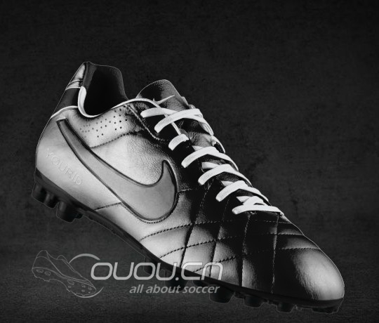 刚从NIKEiD上定制了双传奇4AG