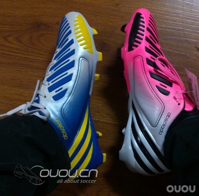 你敢想象吗?猎鹰12骚粉海军蓝鸳鸯鞋,~~骚到家!