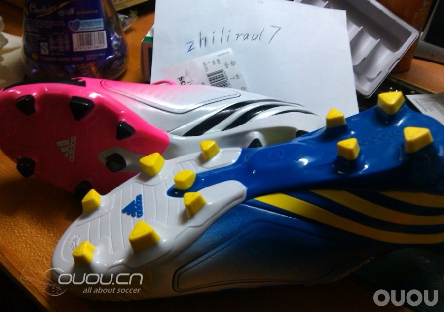 你敢想象吗?猎鹰12骚粉海军蓝鸳鸯鞋,~~骚到家!