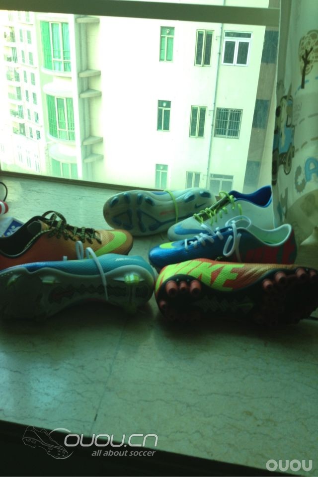 最近收的鞋,个人感觉都不错,文笔不好见谅,真是老天眷顾我生了一双黄金码数的脚,最近因为骨裂