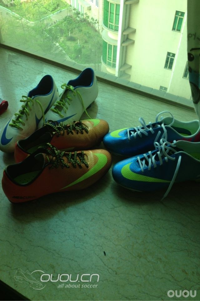 最近收的鞋,个人感觉都不错,文笔不好见谅,真是老天眷顾我生了一双黄金码数的脚,最近因为骨裂