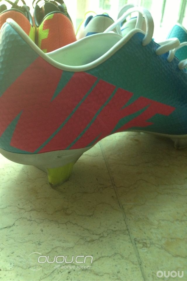 最近收的鞋,个人感觉都不错,文笔不好见谅,真是老天眷顾我生了一双黄金码数的脚,最近因为骨裂