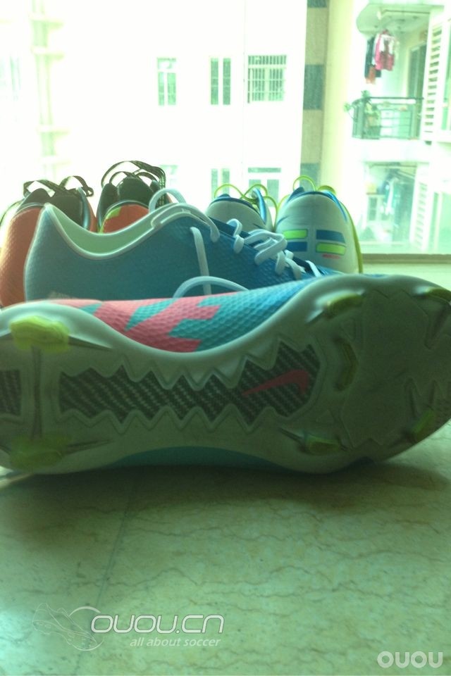 最近收的鞋,个人感觉都不错,文笔不好见谅,真是老天眷顾我生了一双黄金码数的脚,最近因为骨裂