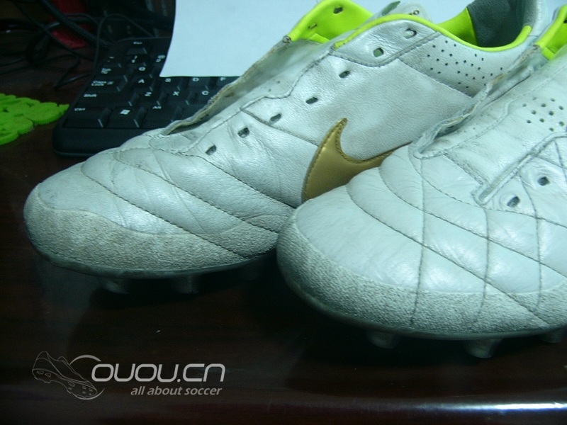 为传奇4HG做保养,第一次使用Centralin鞋油。