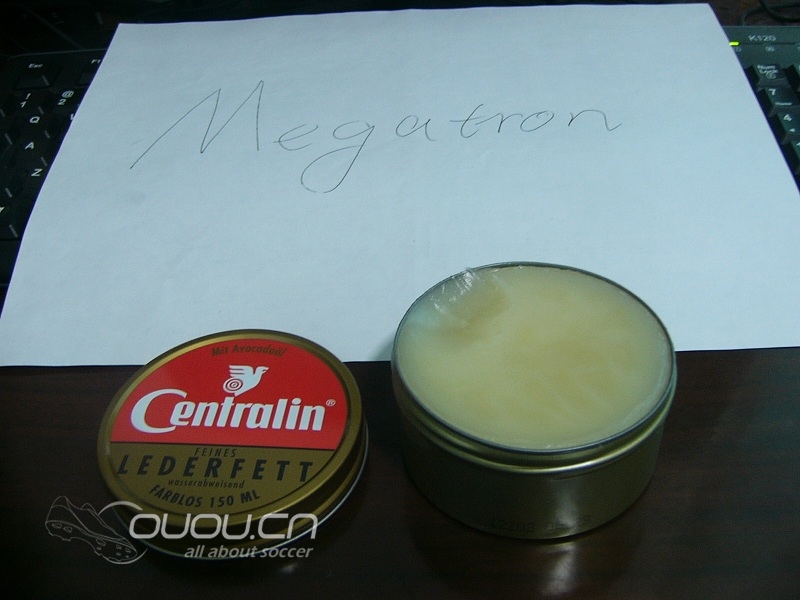 为传奇4HG做保养,第一次使用Centralin鞋油。